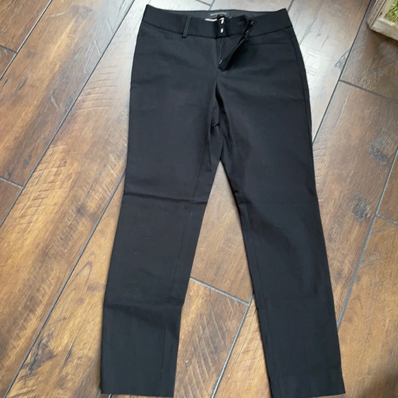 Banana Republic. Solan Fit. Black. Size 4. - Picture 1 of 3